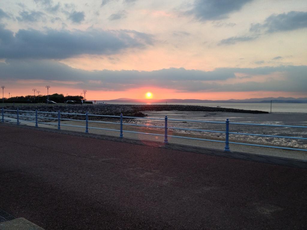 The Crown Hotel Morecambe Exteriör bild